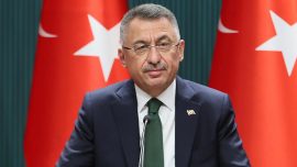 Cumhurbaşkanı Yardımcısı Fuat Oktay Toprak Razgatlıoğlu'nu kutladı