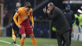 Fatih Terim'den 2 değişiklik