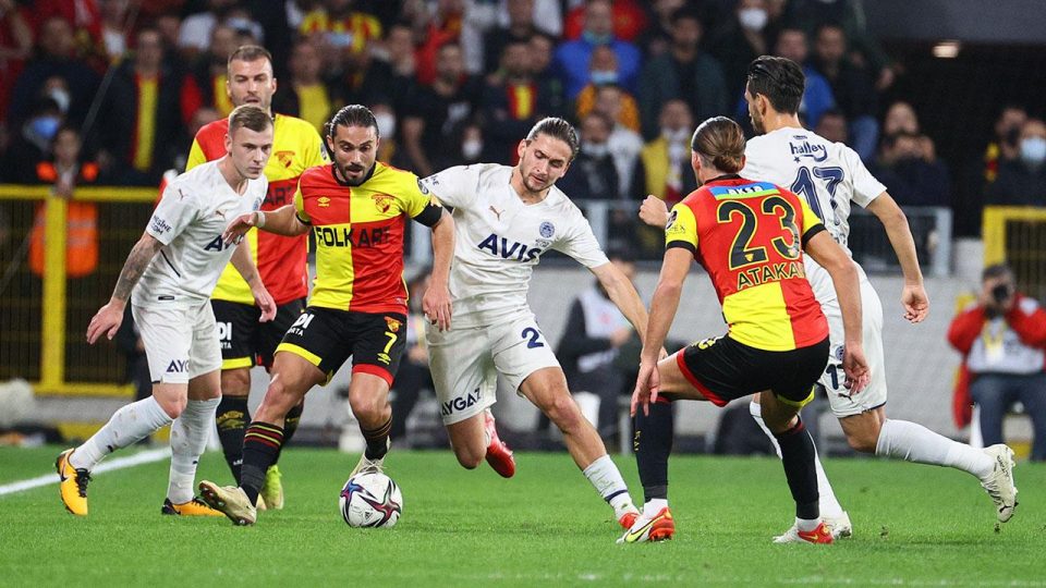 Fenerbahçe İzmir’de takıldı