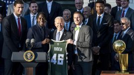 NBA şampiyonu Milwaukee Bucks Beyaz Saray'da