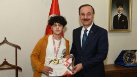 Suriyeli genç Türkiye'yi temsil etti, şampiyon oldu