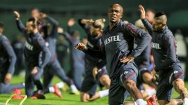 Trabzonspor Bakasetas ve Nwakaeme'ye güveniyor