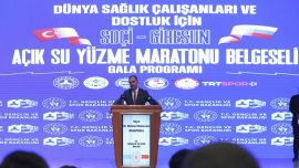 Bakan Kasapoğlu Soçi-Giresun Yüzme Maratonu Belgeseli'nin galasına katıldı