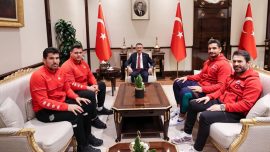 Cumhurbaşkanı Yardımcısı Oktay, Rıza Kayaalp ve Taha Akgül'ü kabul etti
