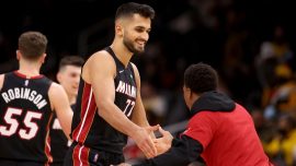 Ömer Faruk Yurtseven "double-double" yaptı Miami Heat kazandı