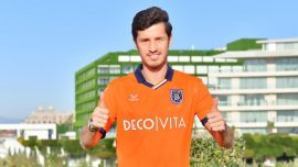 Salih Uçan resmen Başakşehir'de