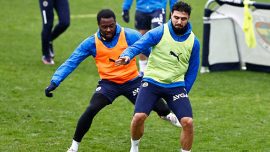 Fenerbahçe'de Ozan Tufan antrenmana çıktı