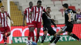 Sivasspor'da 3, Beşiktaş'ta 7 değişiklik