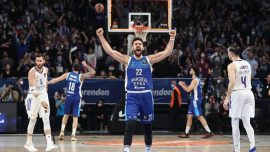 Anadolu Efes Real Madrid'i devirdi