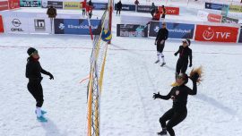Antalya plajlarında antrenman yapıp Erciyes'te mücadele ediyorlar