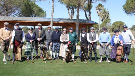 Antalya'da 100 yıllık ekipmanlarla golf oynandı