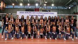 CEV Kupası şampiyonu Eczacıbaşı Dynavit basınla buluştu