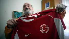 Eski milli kaleci "Tostos Turan" huzuru Kızılay'da buldu