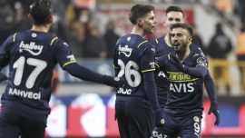Fenerbahçe lider Trabzonspor'u konuk edecek