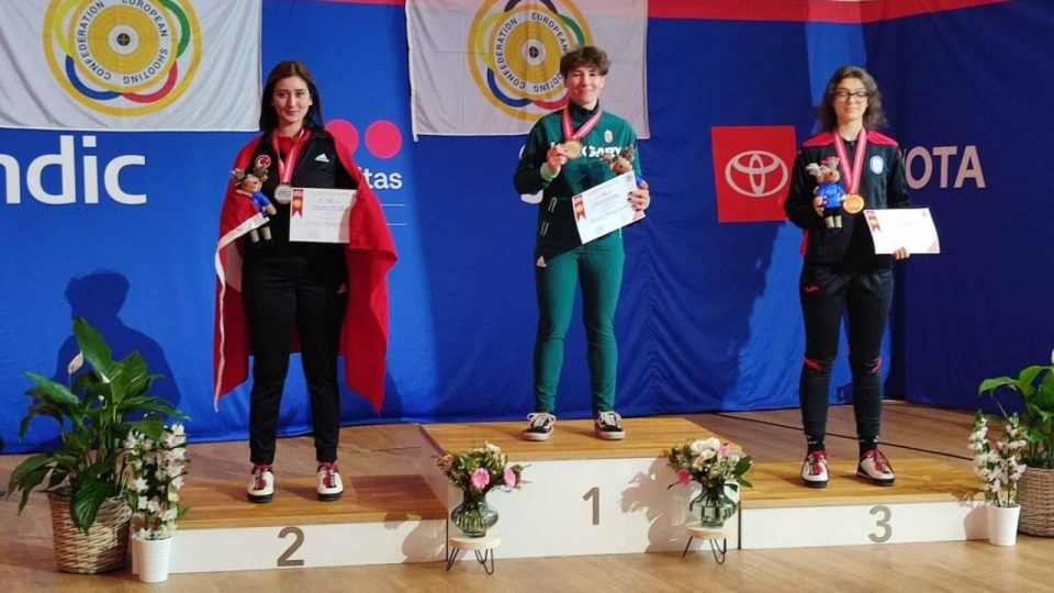 Milli atıcı Şimal Yılmaz gümüş madalya kazandı
