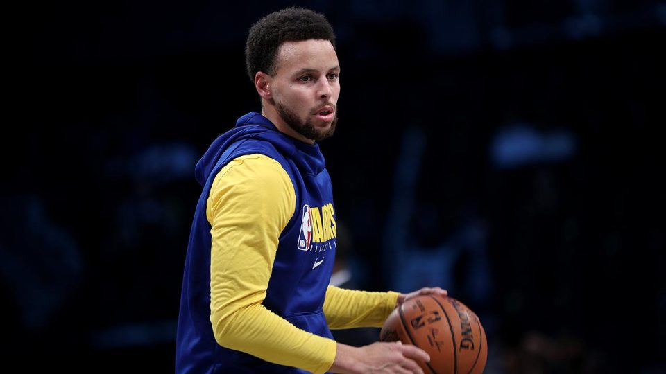 Stephen Curry 2 hafta yok