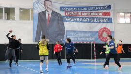 Yokluk içerisindeki hentbol takımının hikayesi belgesele taşındı