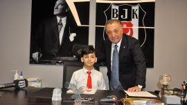 Ahmet Nur Çebi ve Niyaz Akdaş koltuğunu devretti