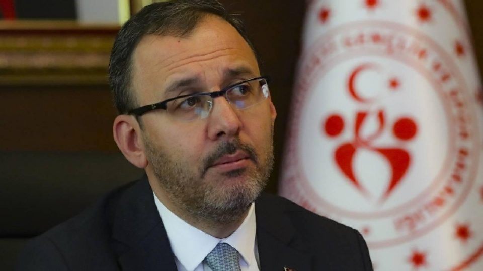 Bakan Kasapoğlu’ndan VakıfBank’a tebrik
