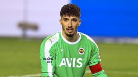 Fenerbahçe'de Altay Bayındır güven veriyor