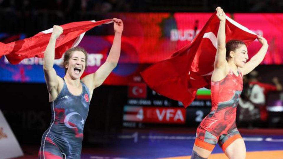 Kadın Güreş Milli Takımı’ndan tarihi şampiyonluk