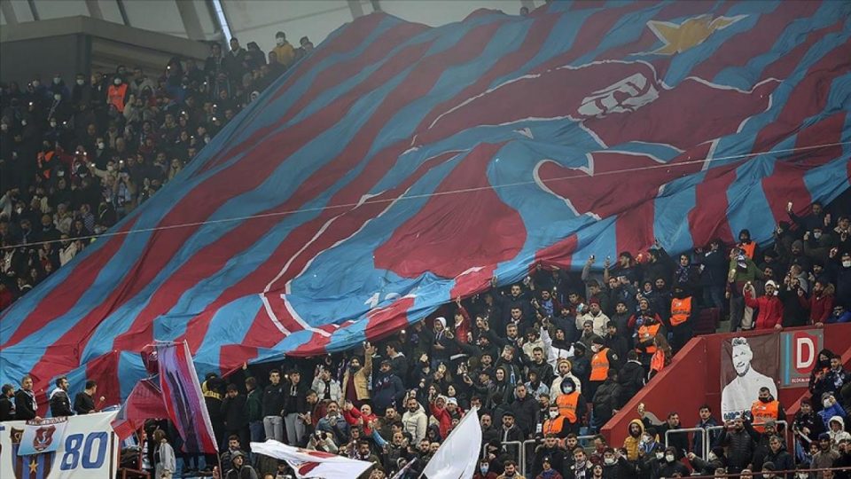 Trabzonspor bayraklarını indiren 4 kişiye ceza