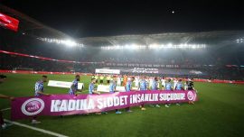 Yeşil sahalardan kadına şiddete "dur" denecek