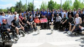 Anadolu Efes şampiyonluk sevincini gazilerle paylaştı