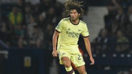 Arsenal Elneny'nin sözleşmesini uzattı