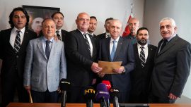 Beşiktaş'ta başkan adayı Fuat Çimen listesini açıkladı