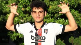 Beşikta'tan Aytuğ Batur Kömeç'e profesyonel sözleşme