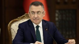 Cumhurbaşkanı Yardımcısı Oktay, şampiyon VakıfBank'ı kutladı