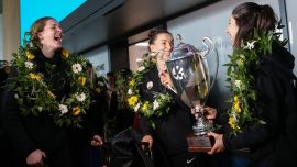 Şampiyon VakıfBank yurda döndü