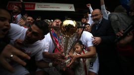 TFF 2. Lig'e yükselen Düzcespor şampiyonluk kupasına kavuştu