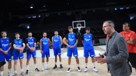 Bakan Kasapoğlu'ndan A Milli Erkek Basketbol Takımı'na destek