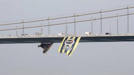 Fenerbahçe Beko'nun bayrakları boğaz köprülerine asıldı