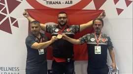 Milli halterci Onur Demirci silkmede Avrupa üçüncüsü oldu