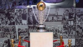 Trabzonspor'un şampiyonluk kupası müzedeki yerini aldı