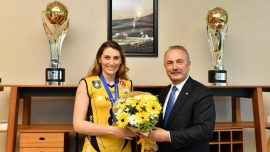 VakıfBank'tan kariyerini sonlandıran Melis Gürkaynak'a veda