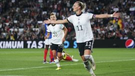 Avrupa Kadınlar Futbol Şampiyonası'nda finalin adı: Almanya-İngiltere