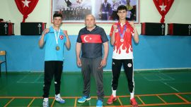 Van'ın "demir yumrukları" boksa olan ön yargıyı kırdı