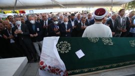 Dursun Özbek'in vefat eden annesi Kezban Özbek defnedildi