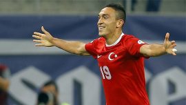 Mevlüt Erdinç futbol kariyerini sonlandırdı