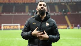 Arda Turan futbolu bıraktı