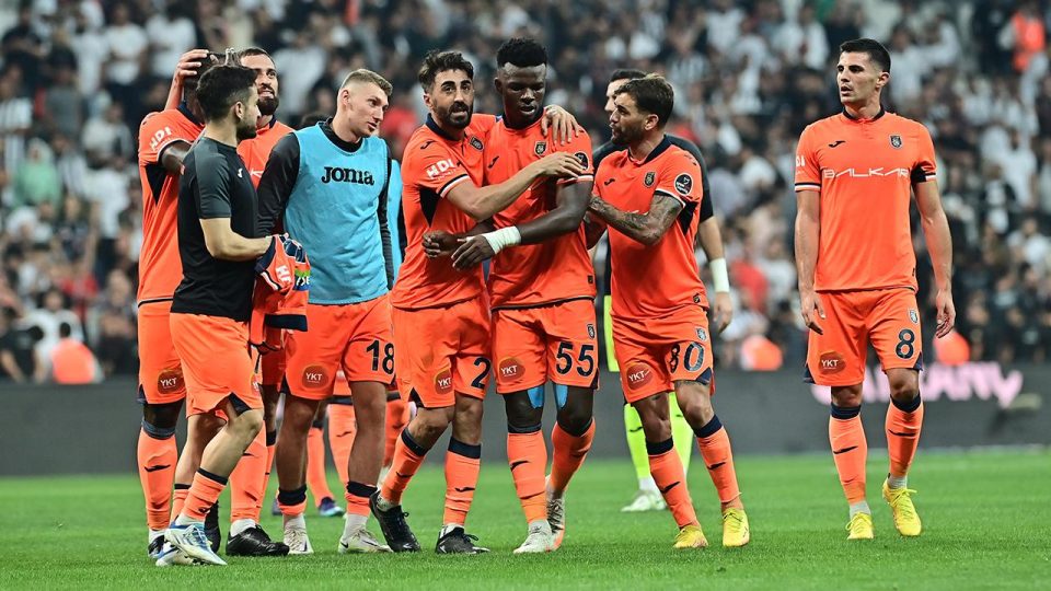 Başakşehir performansıyla dikkat çekiyor