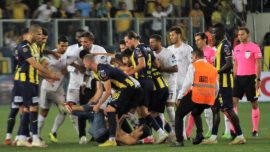 Beşiktaşlı futbolculara saldıran taraftar hakkında hapis istemi
