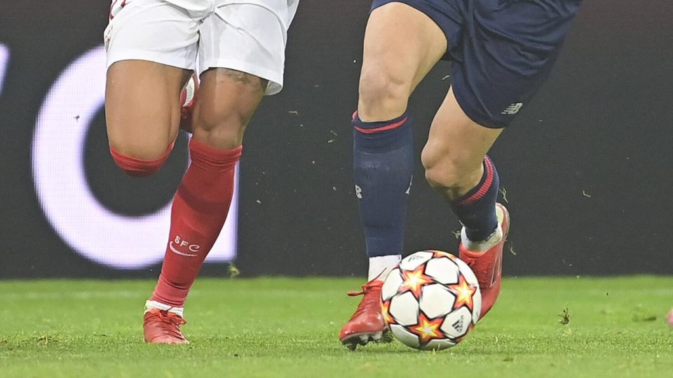 Ertelenen Arsenal-PSV maçı 20 Ekim’de oynanacak