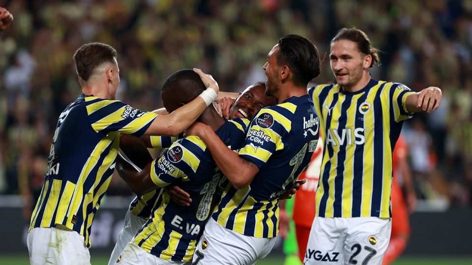Jorge Jesus Fenerbahçe’de geniş kadroyu verimli kullandı