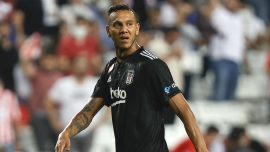 Saldırgan taraftara tepkisinden sonra kırmızı kart gören Josef de Souza'dan açıklama