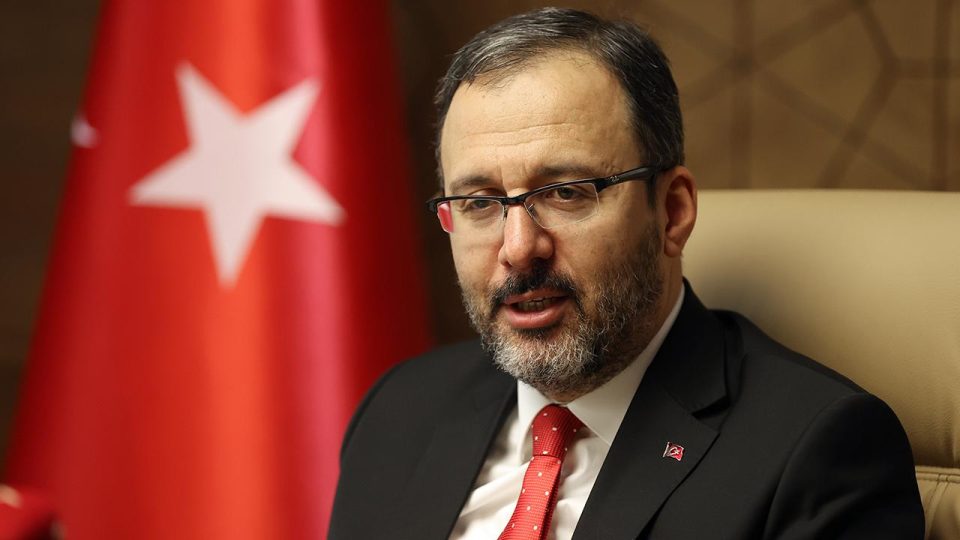 Bakan Kasapoğlu’ndan milli boksörlere tebrik